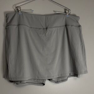 Essentials Women's Gray Skorts
